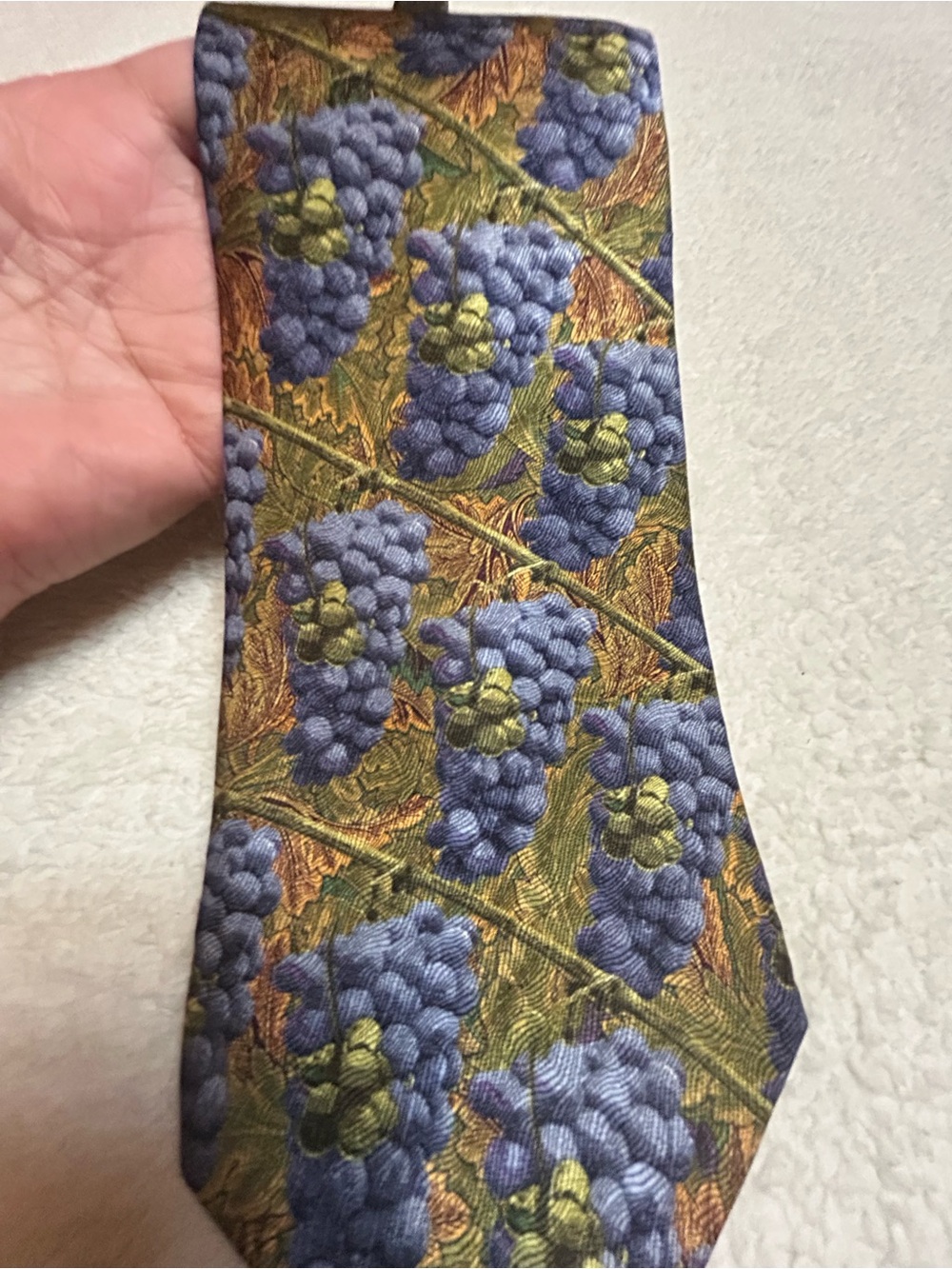 🎁3 for $30 - Vintage Vineyard Necktie